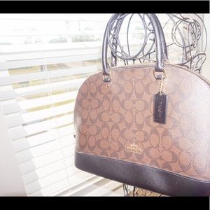 AUTHENTIC COACH 👜